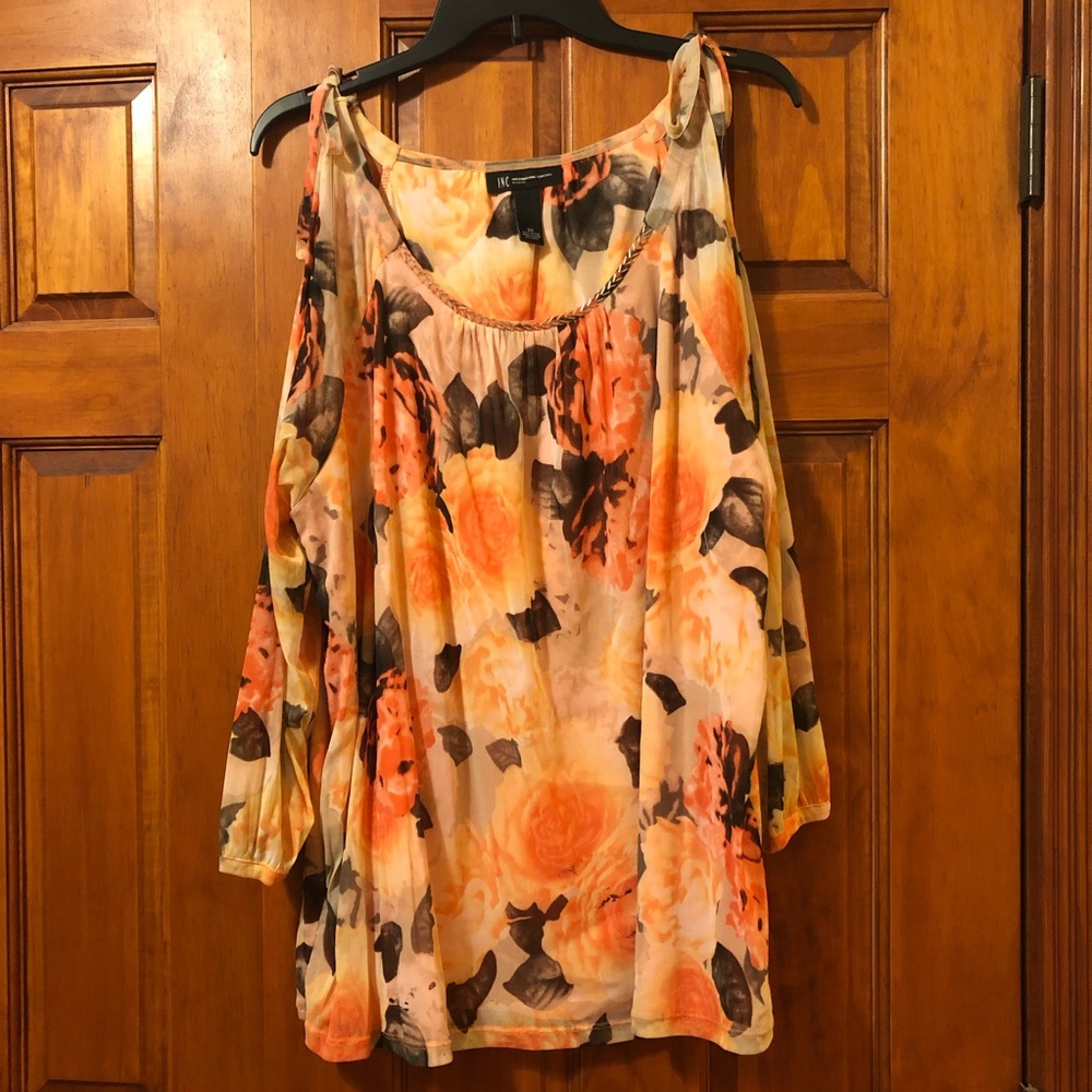 I. N. C. : Cold Shoulder Floral Top